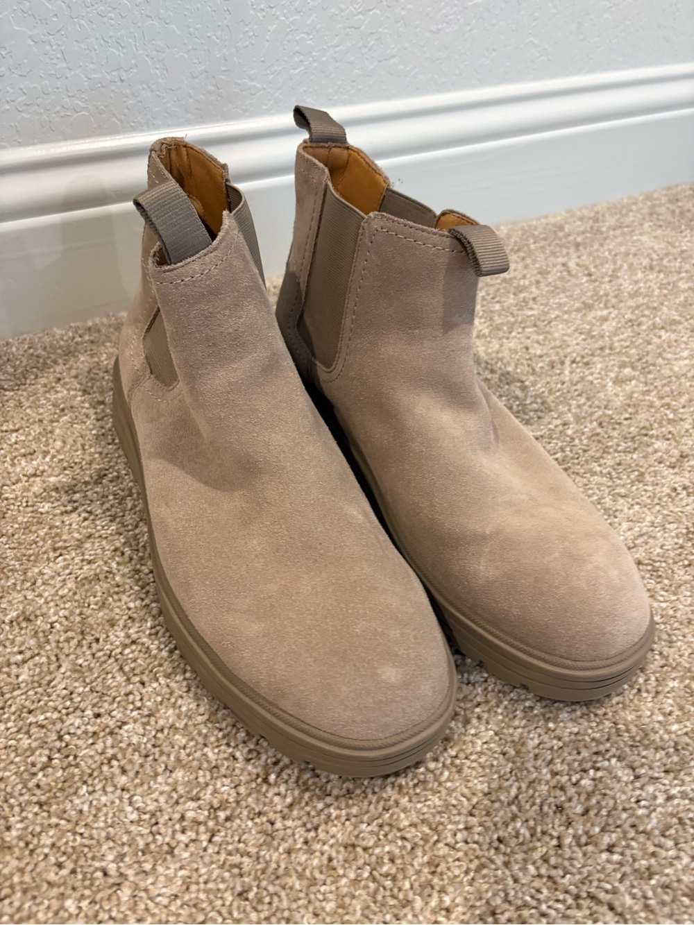 Crown Vintage Men's Chukka Boots in Taupe Suede
